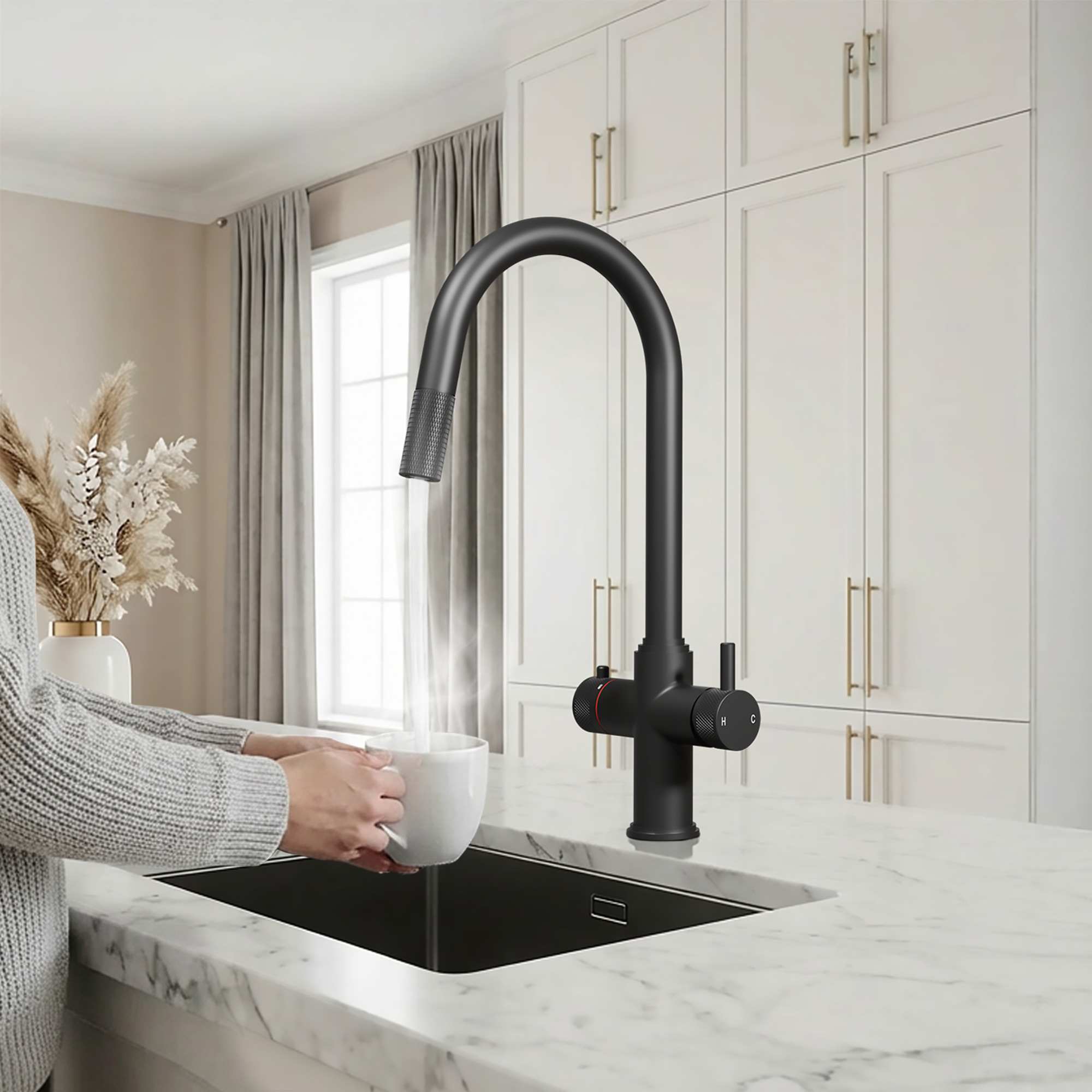 Hanström Kyros 4-in-1 Pull Out Matt Black